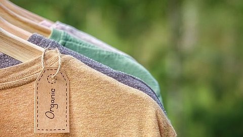 Dit kun je zelf doen om op een zo duurzaam mogelijke manier kleding te kopen