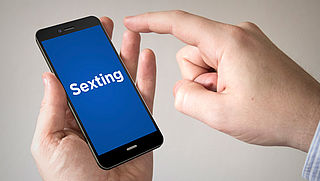 Sexting tussen jongeren onderling wordt niet meer strafbaar