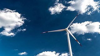 Pensioenfonds PME neemt afscheid van fossiele industrie en zet in op energietransitie