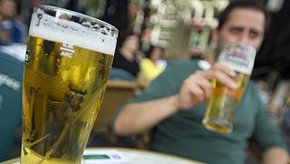 Heropening terrassen, maar de bierprijs gaat omhoog: 'Het gaat hard richting drie euro per fluitje'