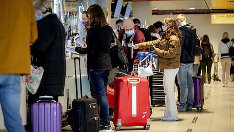 Tweede Kamer stemt in met quarantaineplicht voor reizigers uit het buitenland