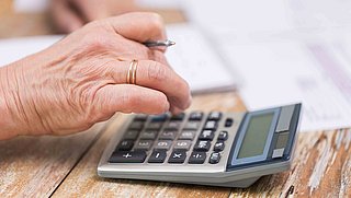 ABP gaat financiële schade door nabetaling pensioen vergoeden