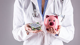 Prijsonderhandelingen zorgen voor goedkopere medicijnen