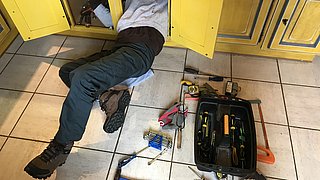 Zo voorkom je oplichting door spoedklussers