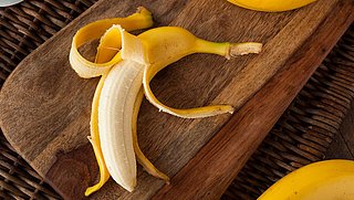 Gooi je bananenschil nooit meer weg: maak zelf plantenvoeding
