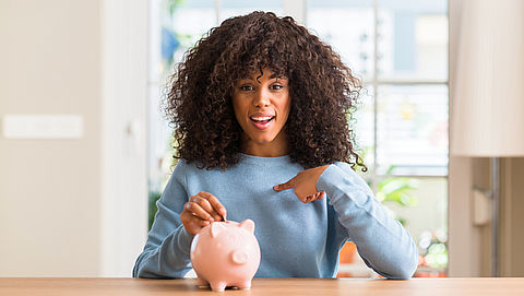 Geld besparen als goed voornemen: de meerderheid houdt het vol, maar hoe?