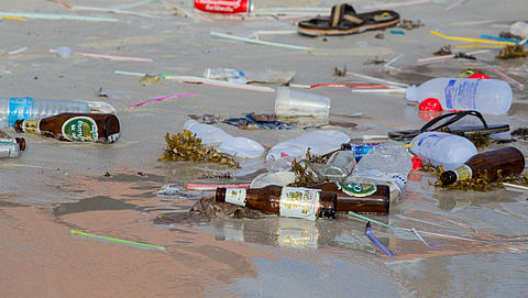Europees Parlement stemt voor verbod op wegwerpplastic