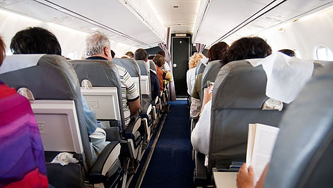 'Veiligheid reizigers in gevaar door afnemende ruimte in vliegtuigen'