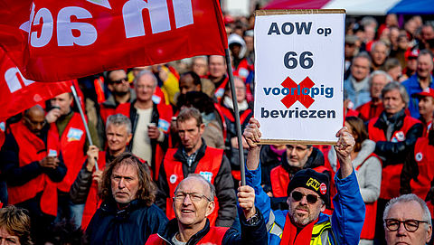 FNV geeft kabinet nog 7 weken voor pensioendossier