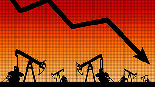 De olieprijzen dalen, merk je dat ook bij de pomp?