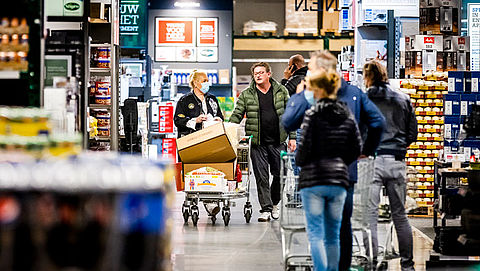 'Klanten zonder mondkapje worden supermarkt niet uitgezet'