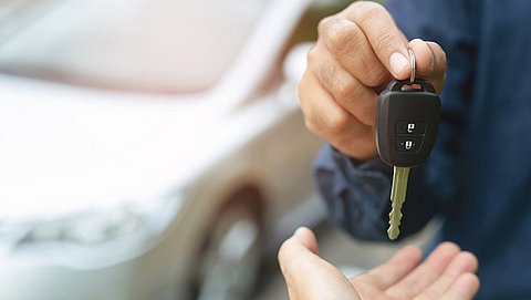 Kan ik je auto lenen? Zou je dat nou wel doen? Dit moet je weten over de dekking van je verzekering!