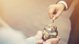 Veel goede doelen raken vaste donateurs kwijt