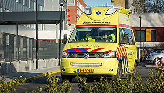 'Kwaliteit ambulancezorg lijdt onder focus op snelle aanrijtijden'
