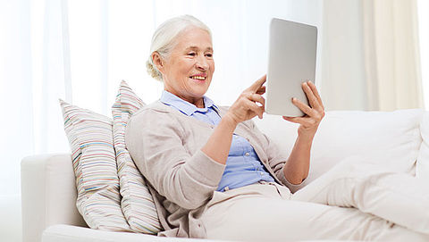 Ouderenbond ANBO biedt telefonisch hulp aan ouderen die moeite hebben met internetten