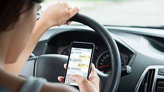 'Stel na verkeersongeval standaard een onderzoek in naar smartphonegebruik'