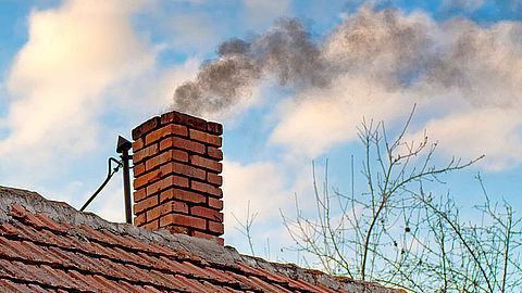 'Stel smogalarm tegen rookoverlast van houtkachels in'