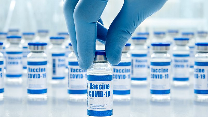 Kritiek op farmaceuten: 'Covid-middelen niet eerlijk verdeeld'