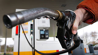 Benzineprijs gestegen met bijna 18 cent in eerste kwartaal