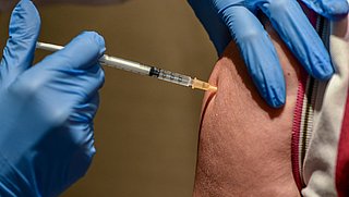 Nederland blijft vaccineren met het AstraZeneca-vaccin