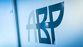 Ombudsman: ABP moet niet teveel uitgekeerd geld terugvorderen