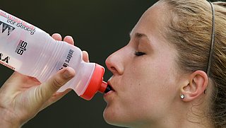 Minder spierpijn na het sporten: helpen elektrolyten in sportdrankjes?