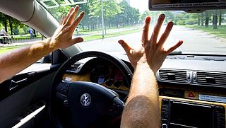 Zien we over vijf jaar volledig zelfrijdende auto's op de snelweg?