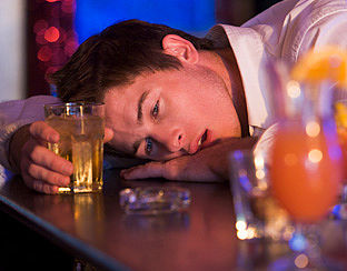 Jonge pubers drinken fors minder