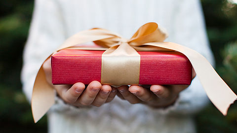 In 5 simpele stappen je cadeau mooi inpakken
