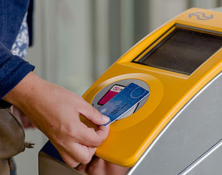27.000 handtekeningen tegen dure ov-chipkaart