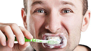 Is whitening tandpasta schadelijk voor je glazuur? En: werkt het?