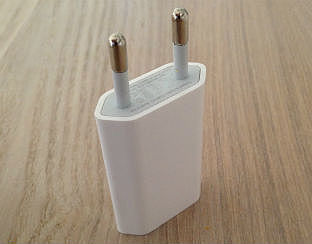 Apple roept iPhone-adapters terug