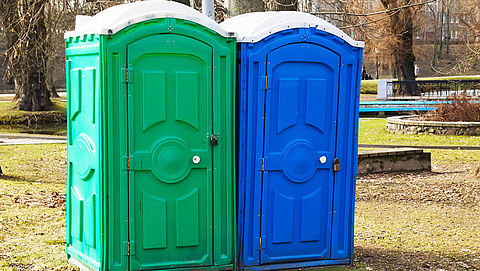 Tijdelijk extra toiletten in Amsterdamse parken door coronamaatregelen