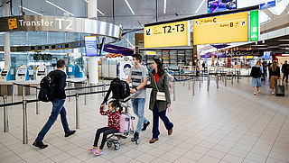 Geliefden uit het buitenland mogen onder voorwaarden naar Nederland reizen