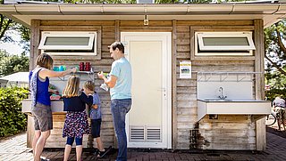 Prijzen van vakantiehuisjes in Nederland blijven oplopen: 'Het is een gekkenhuis'