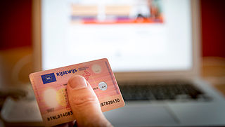 Rijbewijs-selfies verkocht op darkweb en misbruikt voor identiteitsfraude