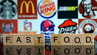 Vette investeringen: Zorgverzekeraars en pensioenfondsen steken miljoenen in fastfoodketens