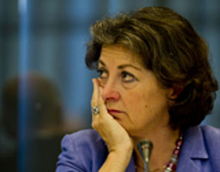 Kamer eist opheldering over bezuinigingen PGB