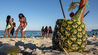 Prijzen vakanties stijgen: zoveel duurder is zonnen aan de Middellandse Zee geworden
