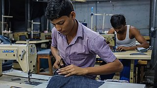 'Kledingmakers H&M, Nike en Primark wachten nog steeds op deel van salaris'