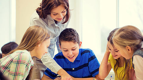 Hoge werkdruk in basisonderwijs door grote klassen 