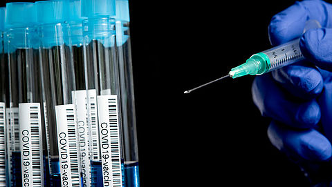 Eerste onderzoeksresultaten coronavaccin Oxford veelbelovend