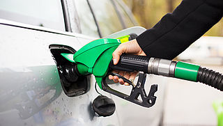Hoge olieprijs zorgt voor flinke stijging benzineprijzen