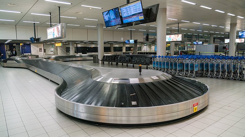 KLM roept reizigers op: 'neem geen koffers mee'