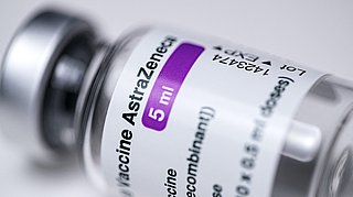 Nederland prikt weer met vaccin AstraZeneca na oordeel EMA