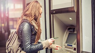 Opnieuw honderden geldautomaten gesloten, ook krappere openingstijden