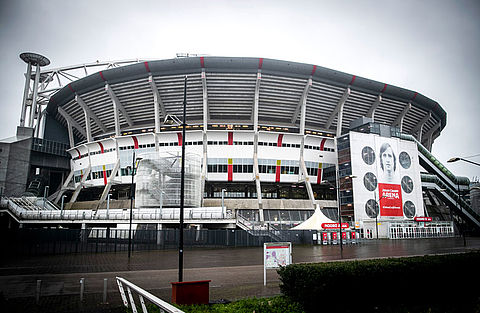 Niet meer roken bij Eredivisie-wedstrijden