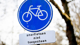 Snorfietsers vinden verkeersbesluit levensgevaarlijk