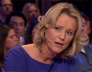 'Er is nooit een recall van woekerpolissen': Antoinette bij RTL Late Night