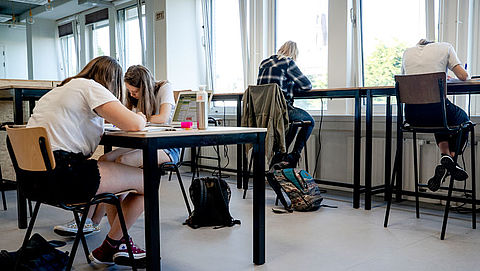 'Verminder kans op verspreiding corona, controleer ventilatie in scholen'